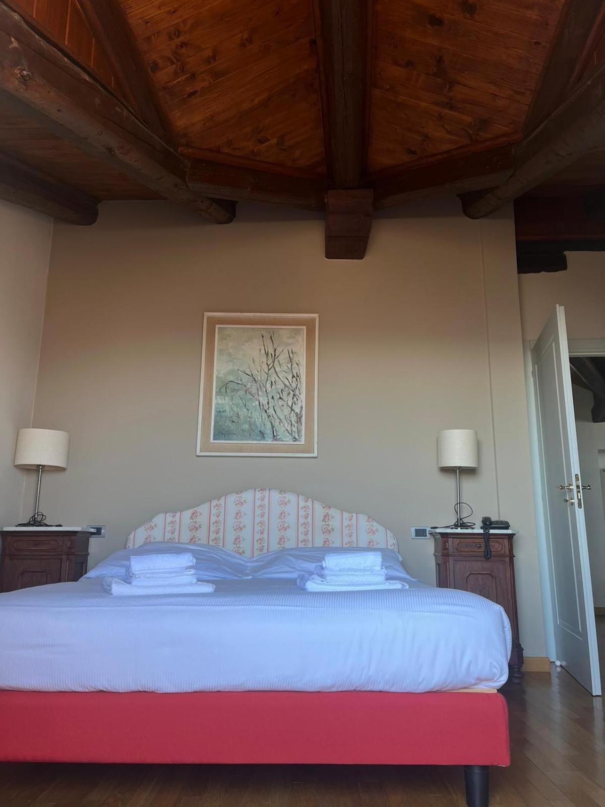 Castelbourg Hotel Neive Bilik gambar
